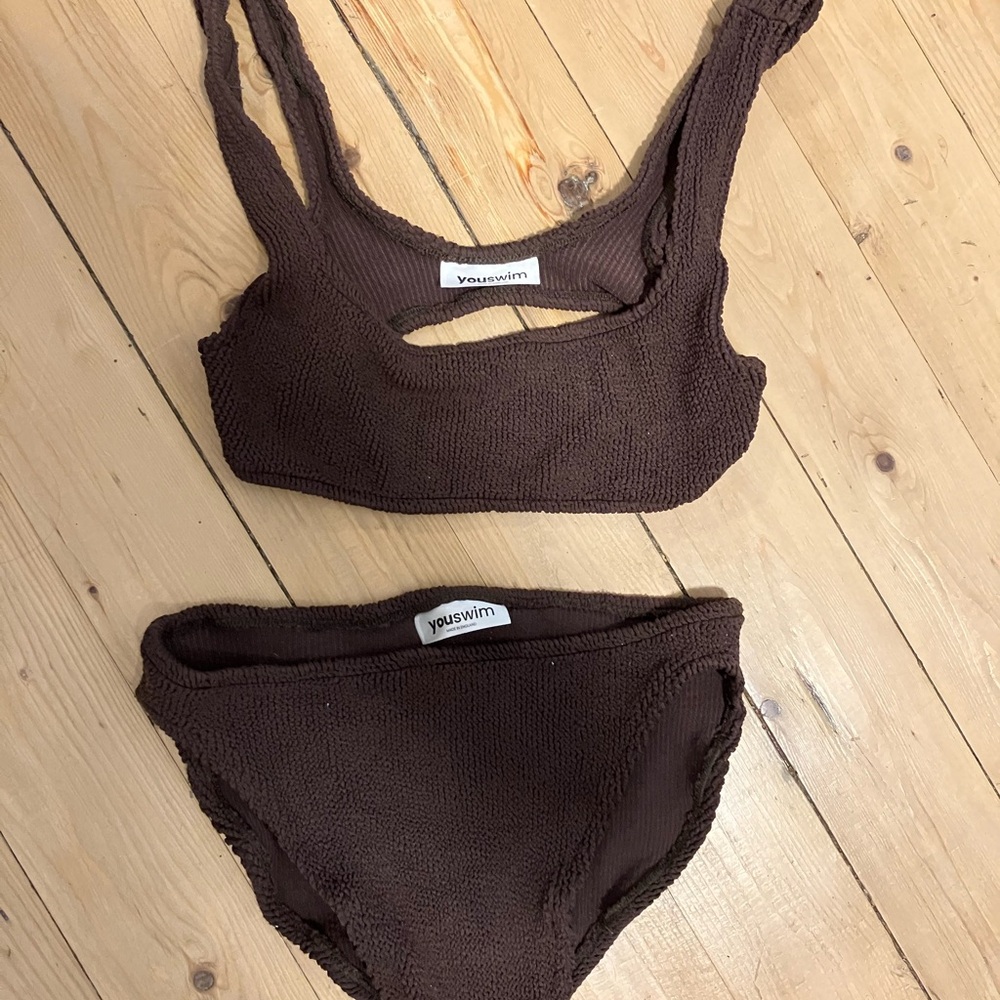 YouSwim Aplomb standard waist size 1 stretch.